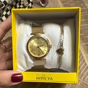 Invicta Women's Gold Watch with Bracelet